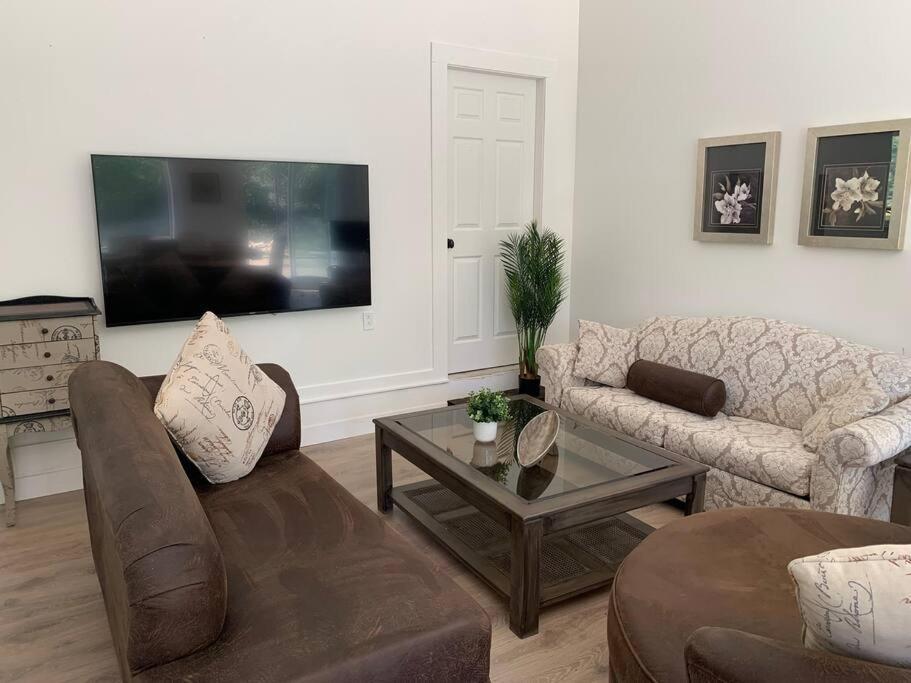 Country Home, Sleeps 6 Pets Friendly 포트알버니 외부 사진